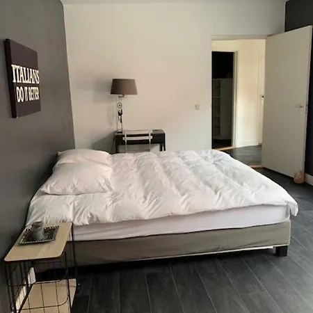 Charlierose2 Apartment